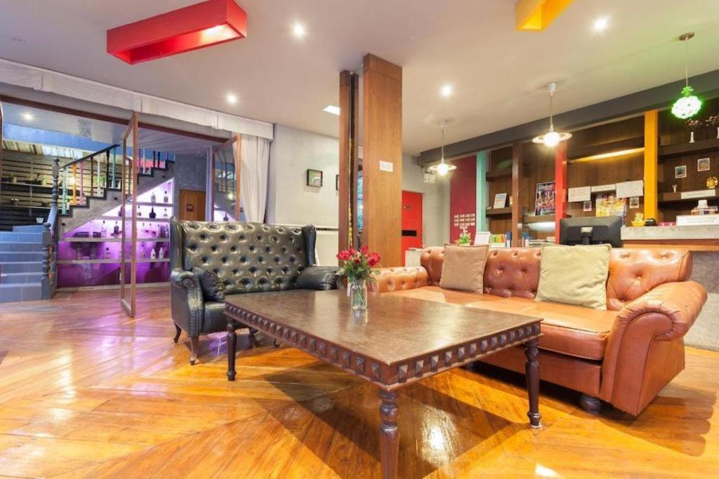 Oyo 292 The Oddy Hip Hotel Patong Εξωτερικό φωτογραφία