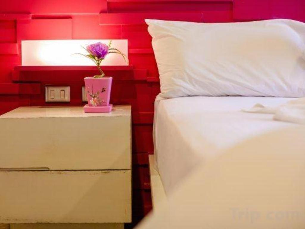 Oyo 292 The Oddy Hip Hotel Patong Εξωτερικό φωτογραφία