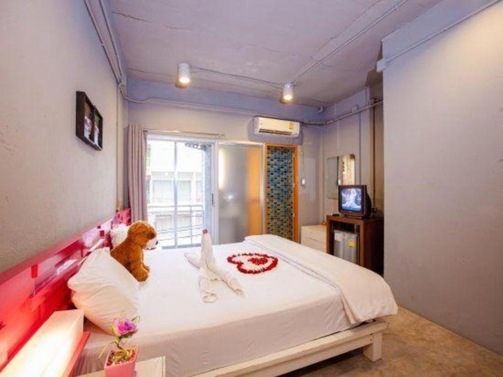 Oyo 292 The Oddy Hip Hotel Patong Εξωτερικό φωτογραφία