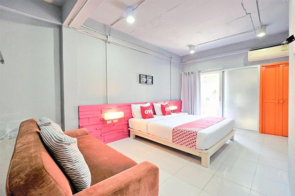 Oyo 292 The Oddy Hip Hotel Patong Εξωτερικό φωτογραφία