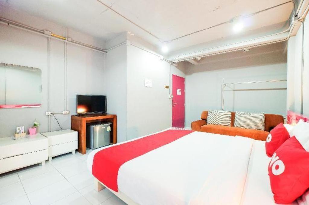 Oyo 292 The Oddy Hip Hotel Patong Εξωτερικό φωτογραφία